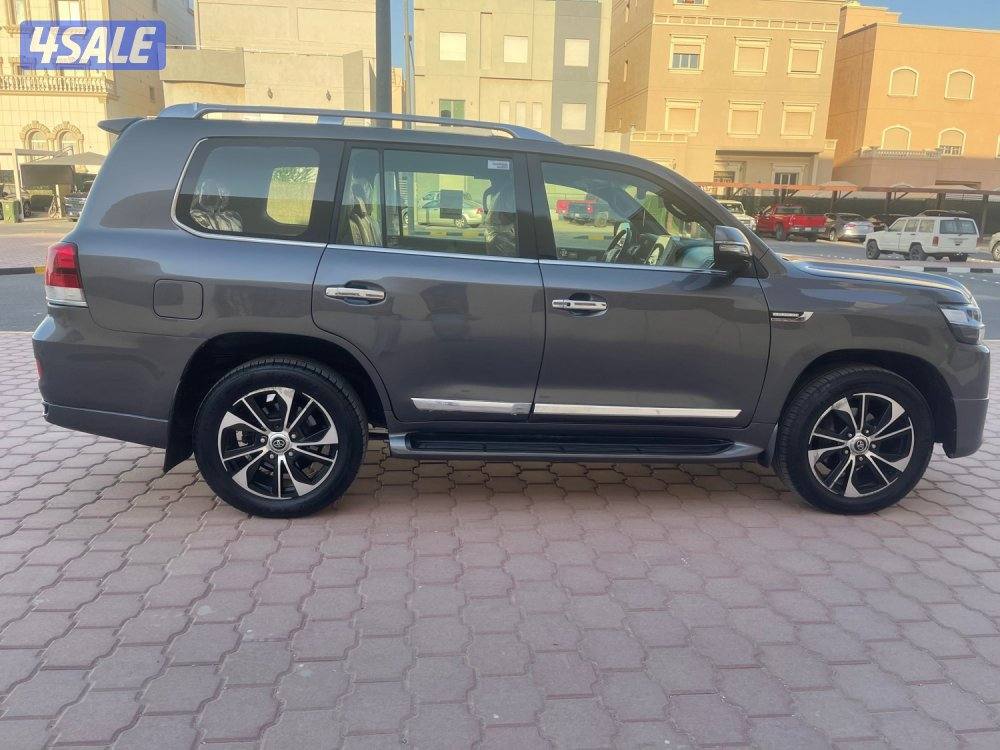 لاندكروزر ٢٠٠٩ مجدد داخل وبره ٢٠٢١6