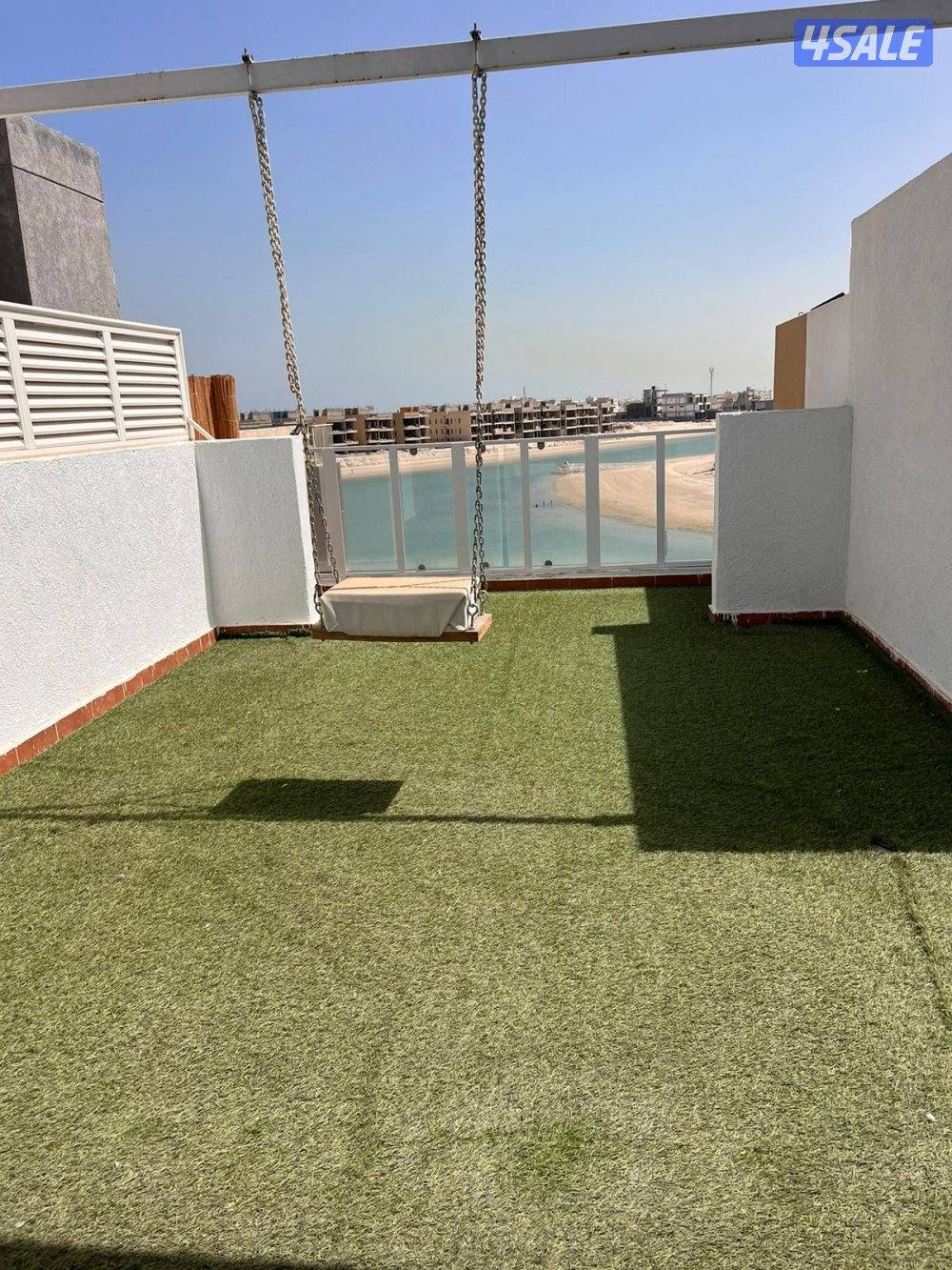 للبيع شقه مطله علي الخور وعلي حمام السباحه4