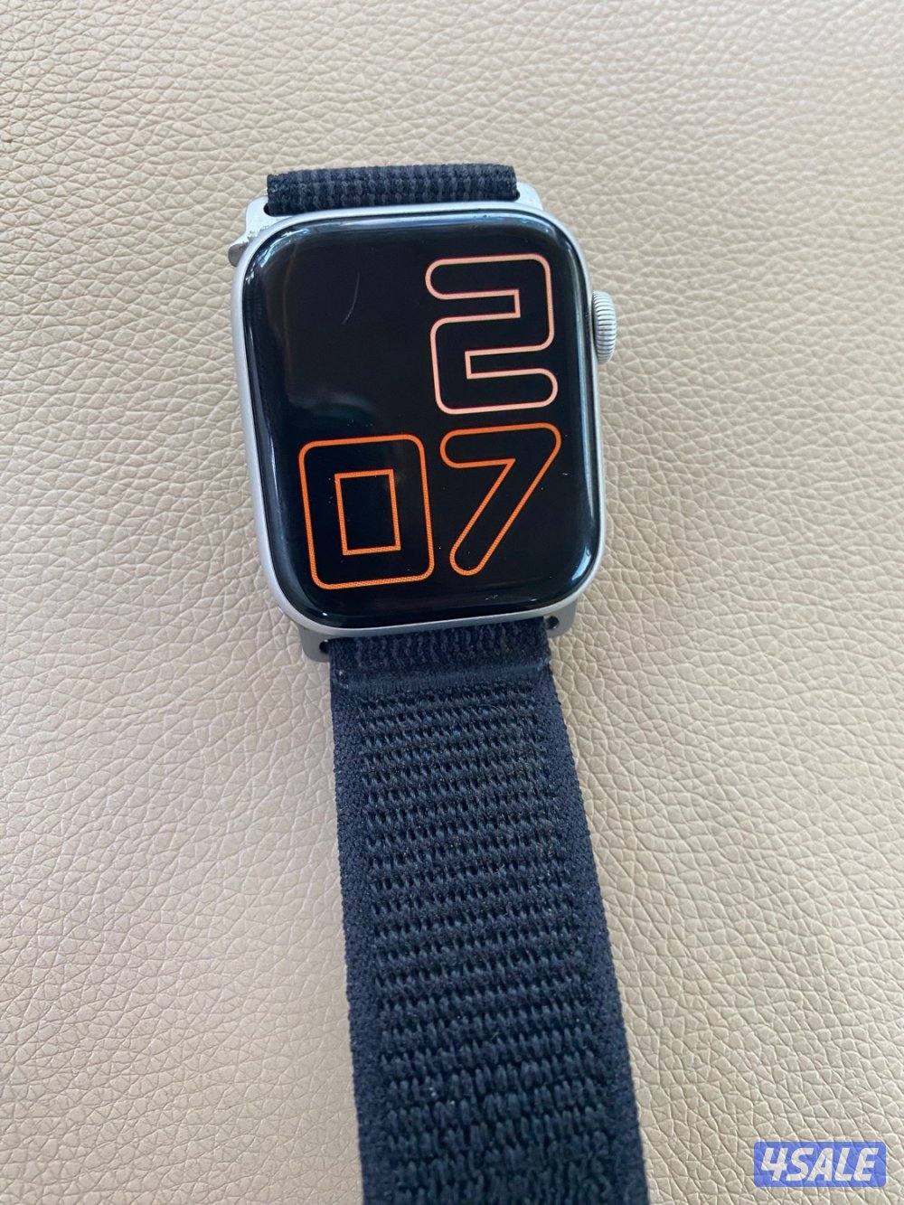 للبيع ساعه ابل 4 مقاس 440