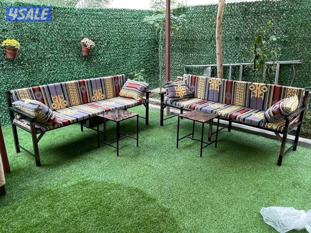 كراسي حديد ويوجد خشب1