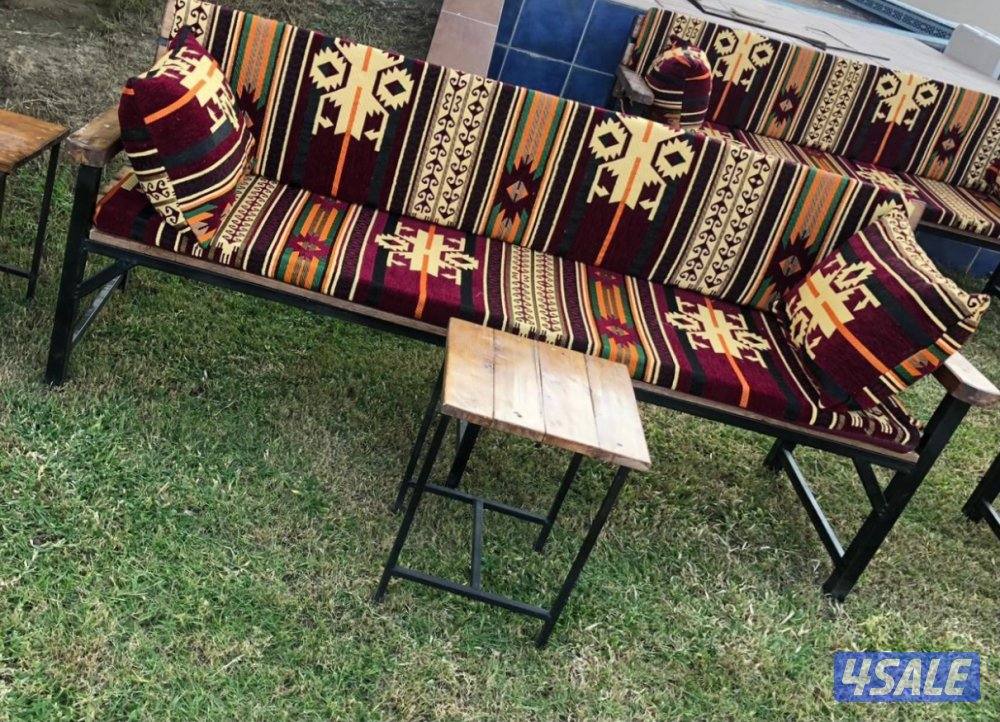 كراسي حديد ويوجد خشب4