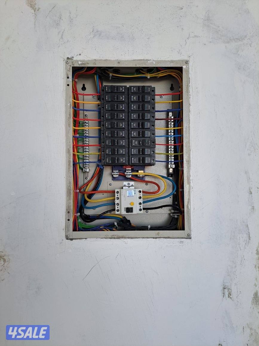 جميع أعمال الكهرباء/ والصيانه0