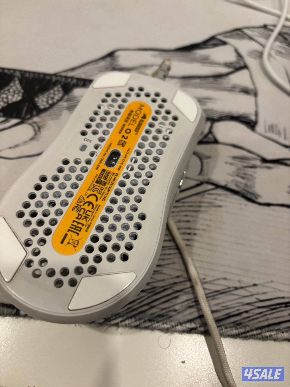 ماوس قلوريوس سلكي o2 ابيض بحالة ممتازة جدا للبيع2