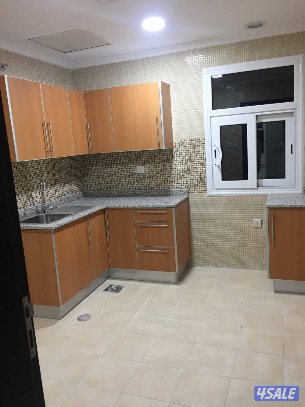 للايجار شقه في المهبوله في برج المنار على البحر مباشره صف اول ،3