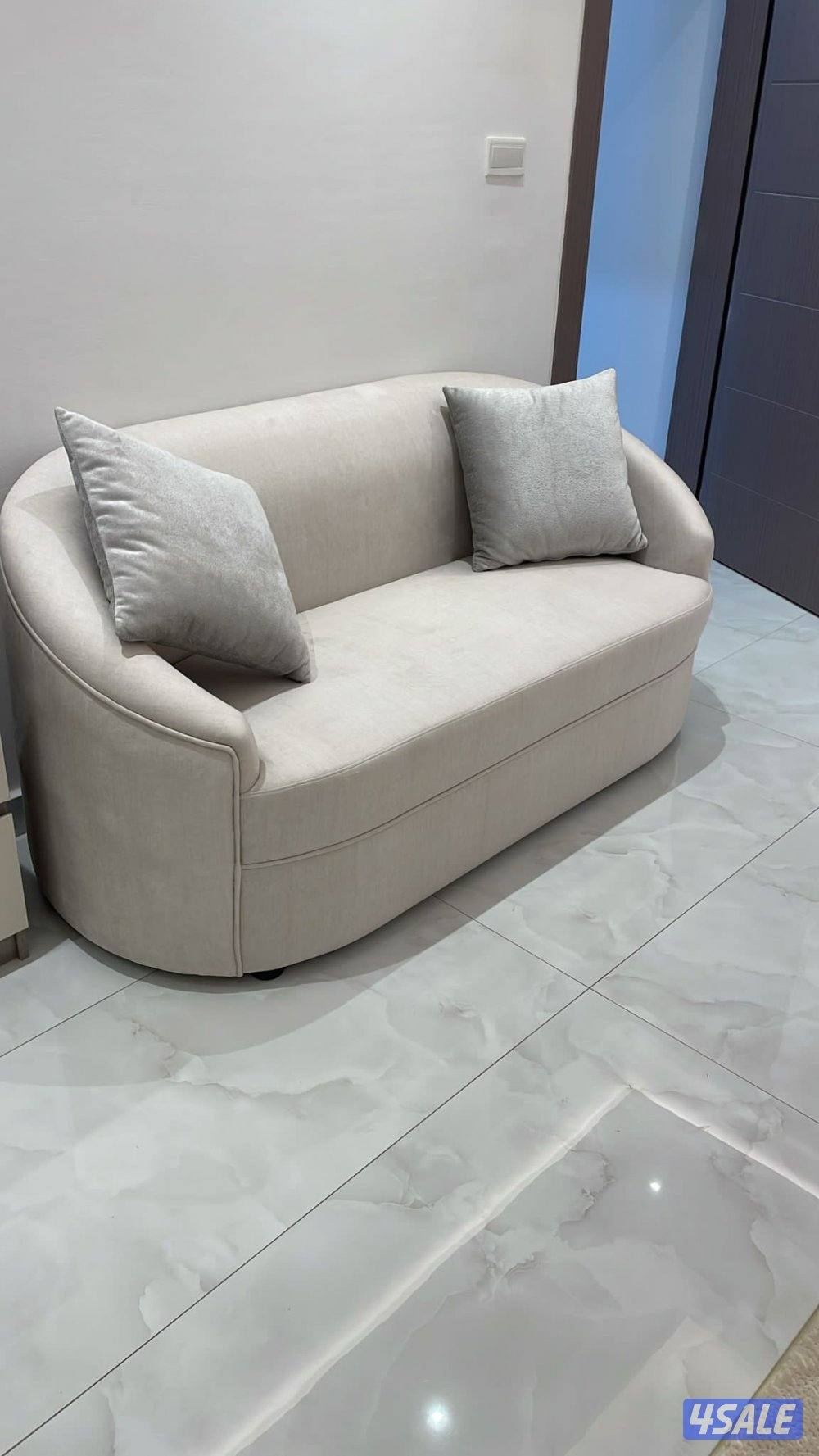 تنجيد وتلبيس الأثاث والستائر المنزلي والمطاعم و الكافيهات و الصالونات1