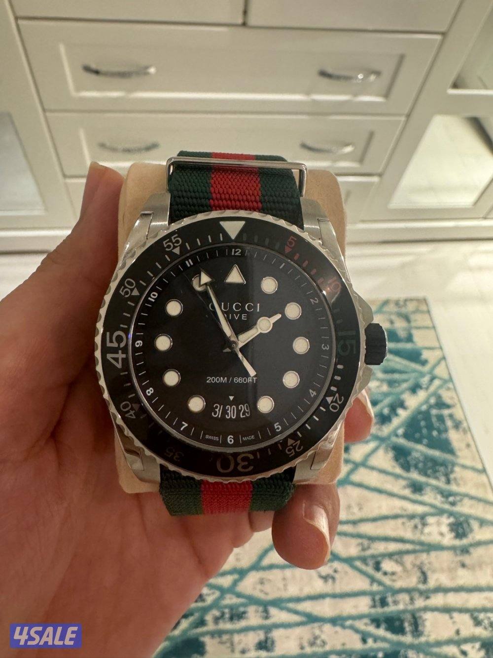 للبيع ساعة قوتشي0