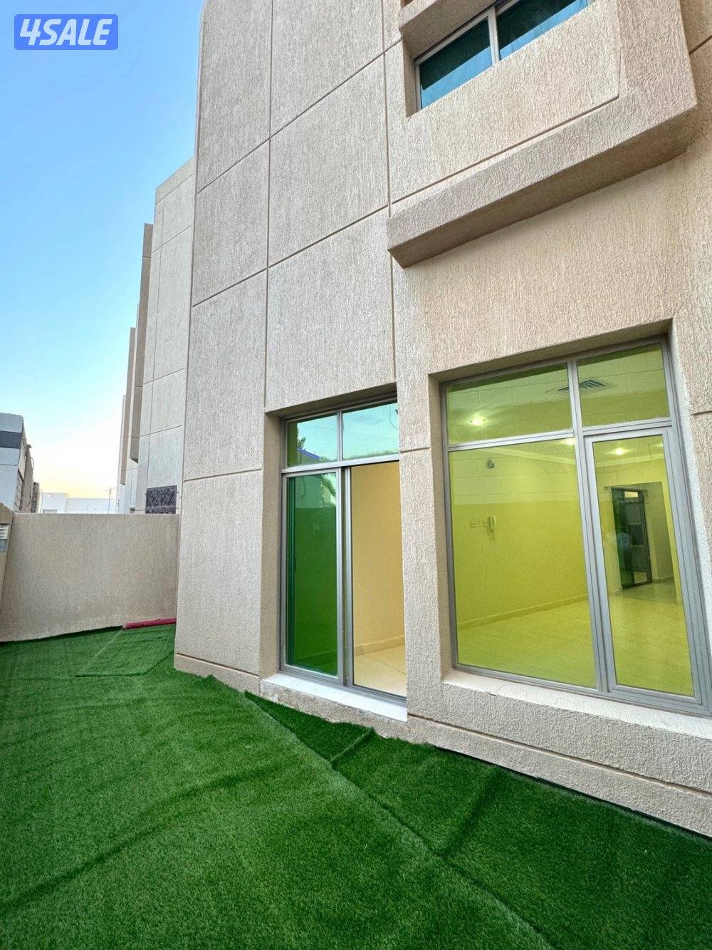 للبيع شالية ثلاث ادوار0