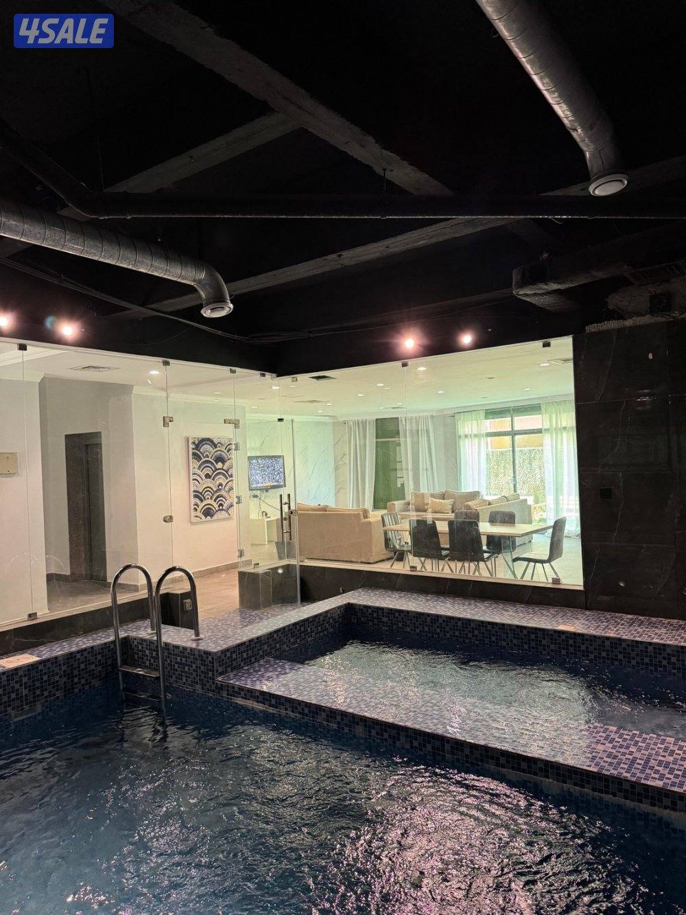 للبيع شاليه ثلاث ادوار مسبح داخلي0