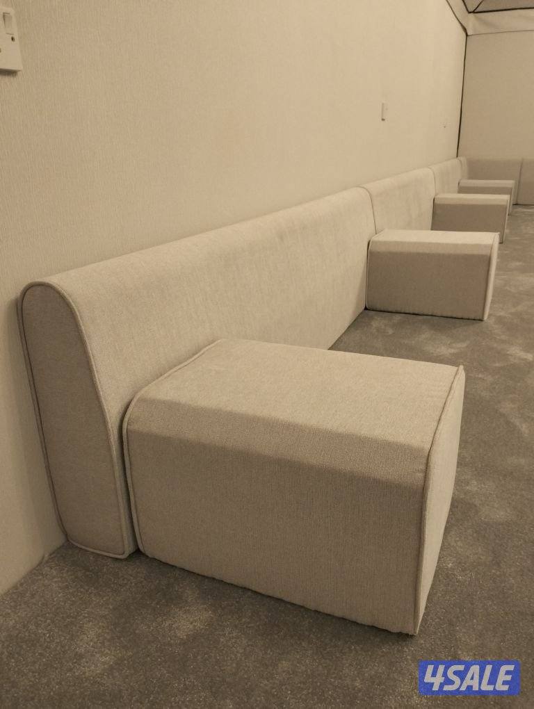 تفصال وتنجيد مساند ومخاد على حسب طلبك. فخم وضمان جودة 

نوفر لكم خدمة:4