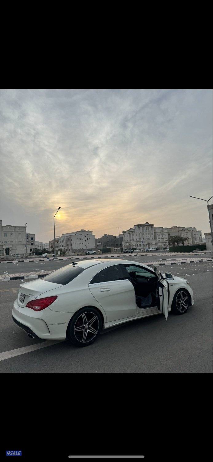 للبيع مرسيدس  CLA 250 AMG أصلي  - موديل 2015 - اللون أبيض.0
