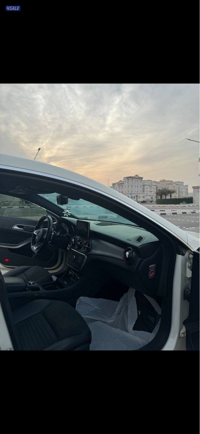 للبيع مرسيدس  CLA 250 AMG أصلي  - موديل 2015 - اللون أبيض.3