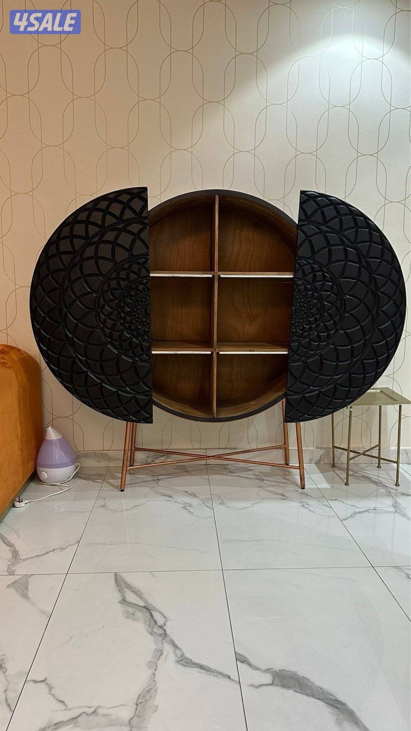 طاوله وكبت وكذالك تستخدم لي الضيافات0