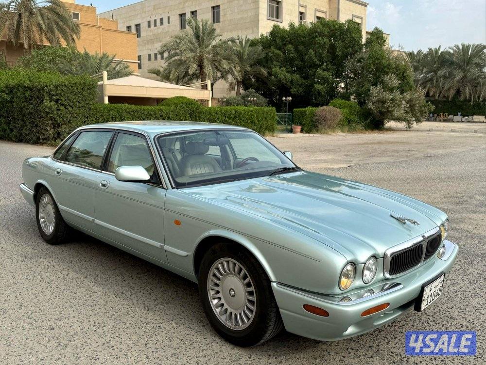 بحالة ممتازة صبغ الوكالة جاكور XJ8 موديل 1998 ماشي 216 مكيف تواير جديد2