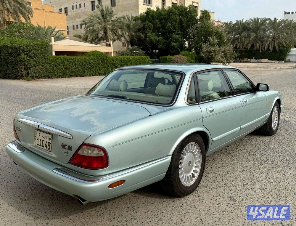 بحالة ممتازة صبغ الوكالة جاكور XJ8 موديل 1998 ماشي 216 مكيف تواير جديد4