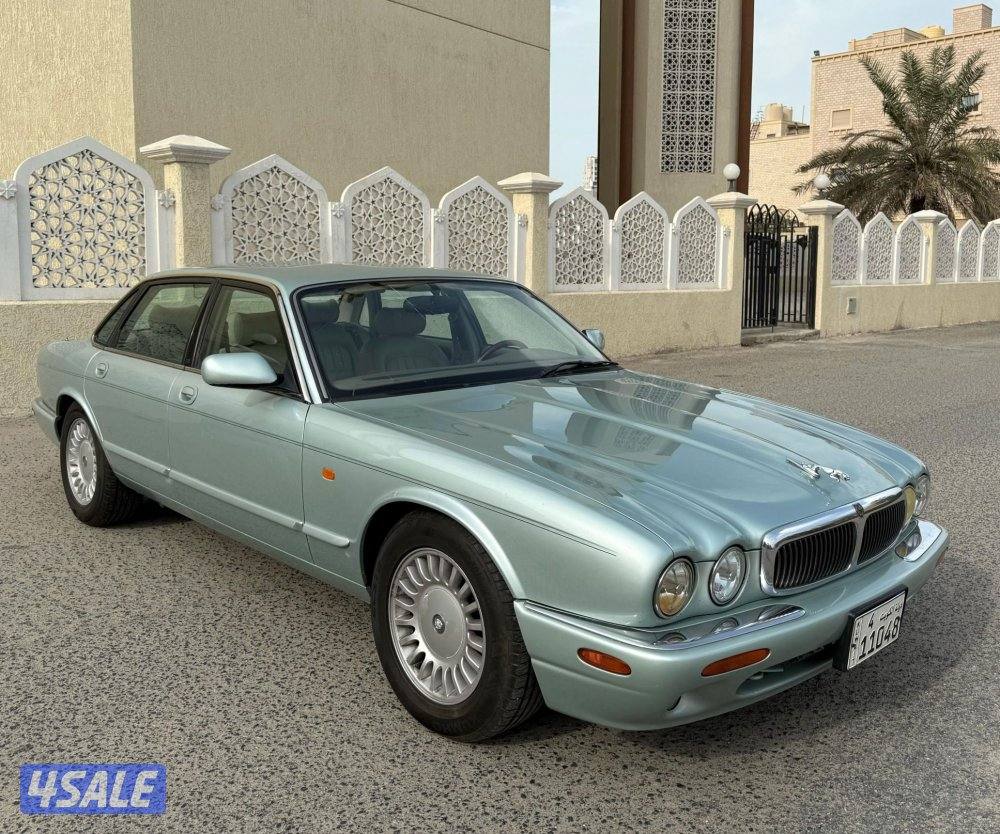 بحالة ممتازة صبغ الوكالة جاكور XJ8 موديل 1998 ماشي 216 مكيف تواير جديد5