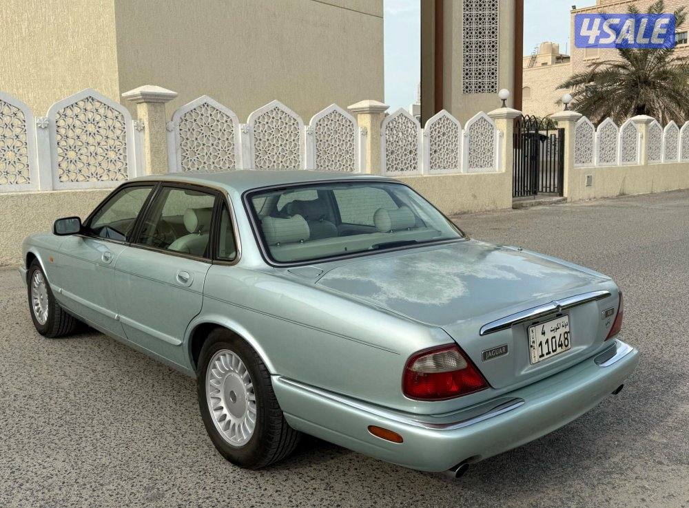 بحالة ممتازة صبغ الوكالة جاكور XJ8 موديل 1998 ماشي 216 مكيف تواير جديد6