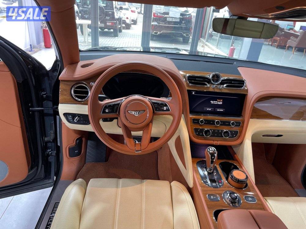 بنتلي بينتايجا V8 موديل 2021 ماشي 14 الف6