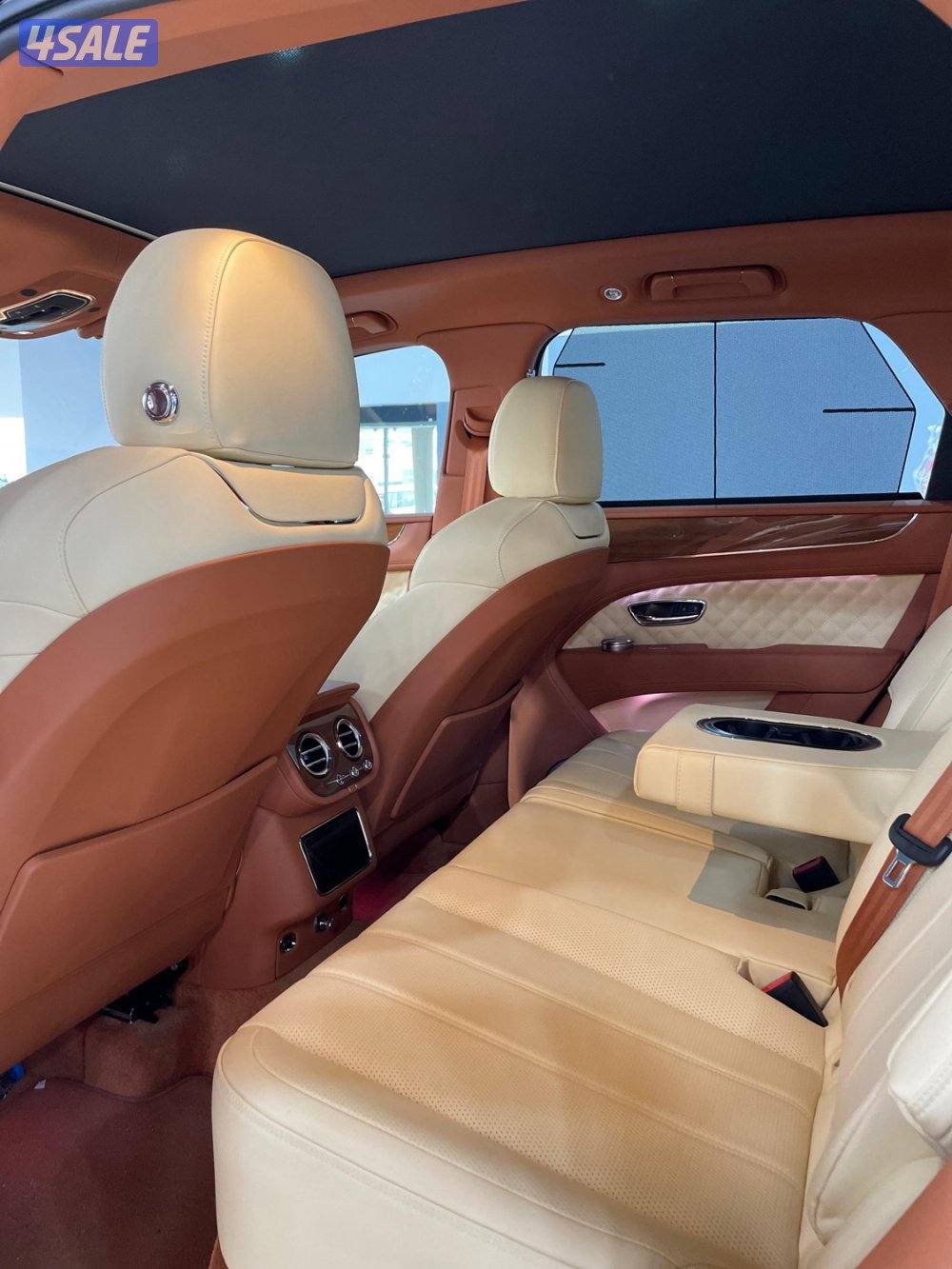 بنتلي بينتايجا V8 موديل 2021 ماشي 14 الف8