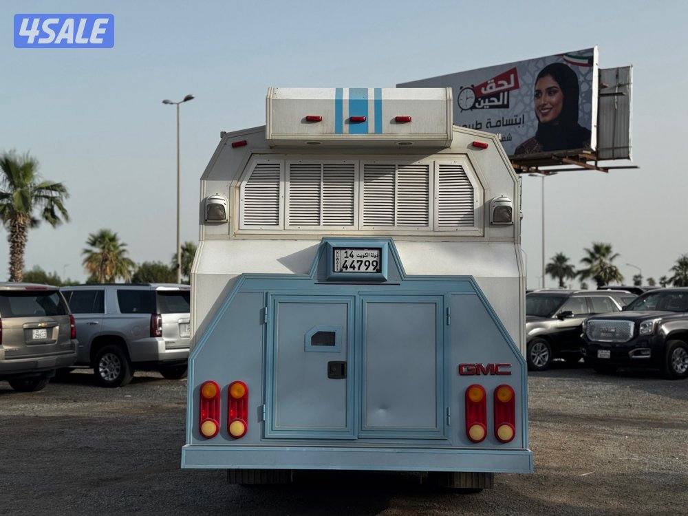 كرفان  GMC / 3500 / 6 ويل2