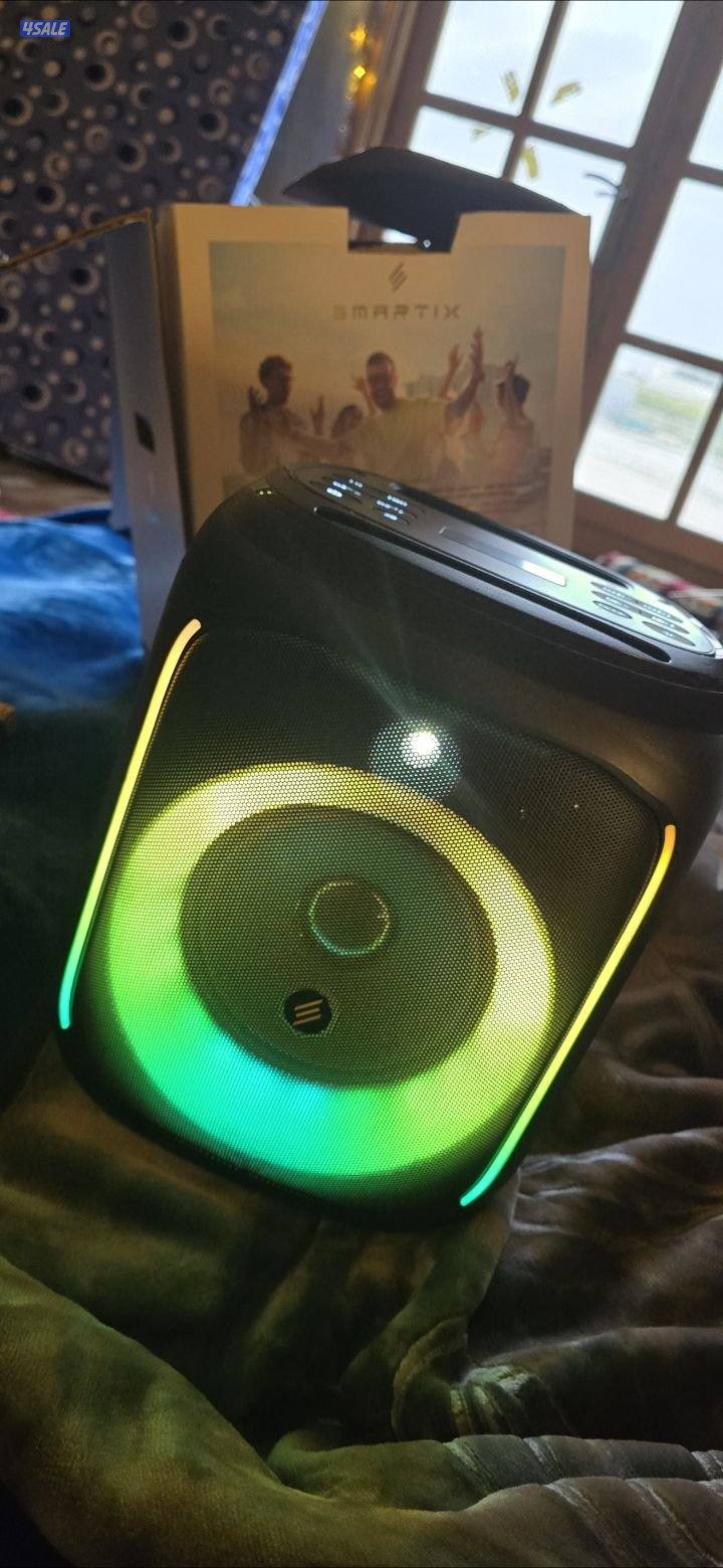 للبيع سماعتين party box smartix عدد20