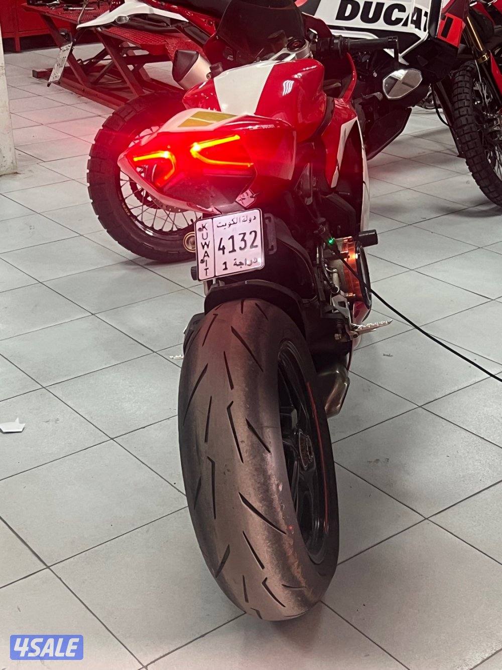 بيعة سريعة دوكاتي 119910
