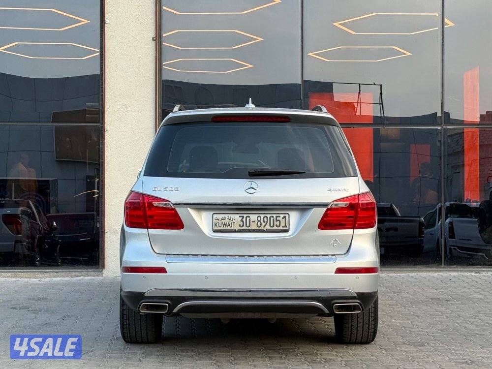 MERCEDES GL500 4MATIC_2015 صبغ الوكالة5