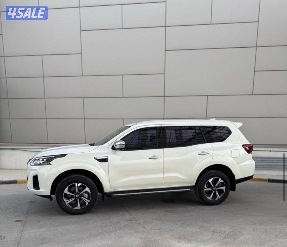 نيسان اكسترا بلاتينيوم موديل 23 البابطين تحت الكفالة عداد 27 الف4