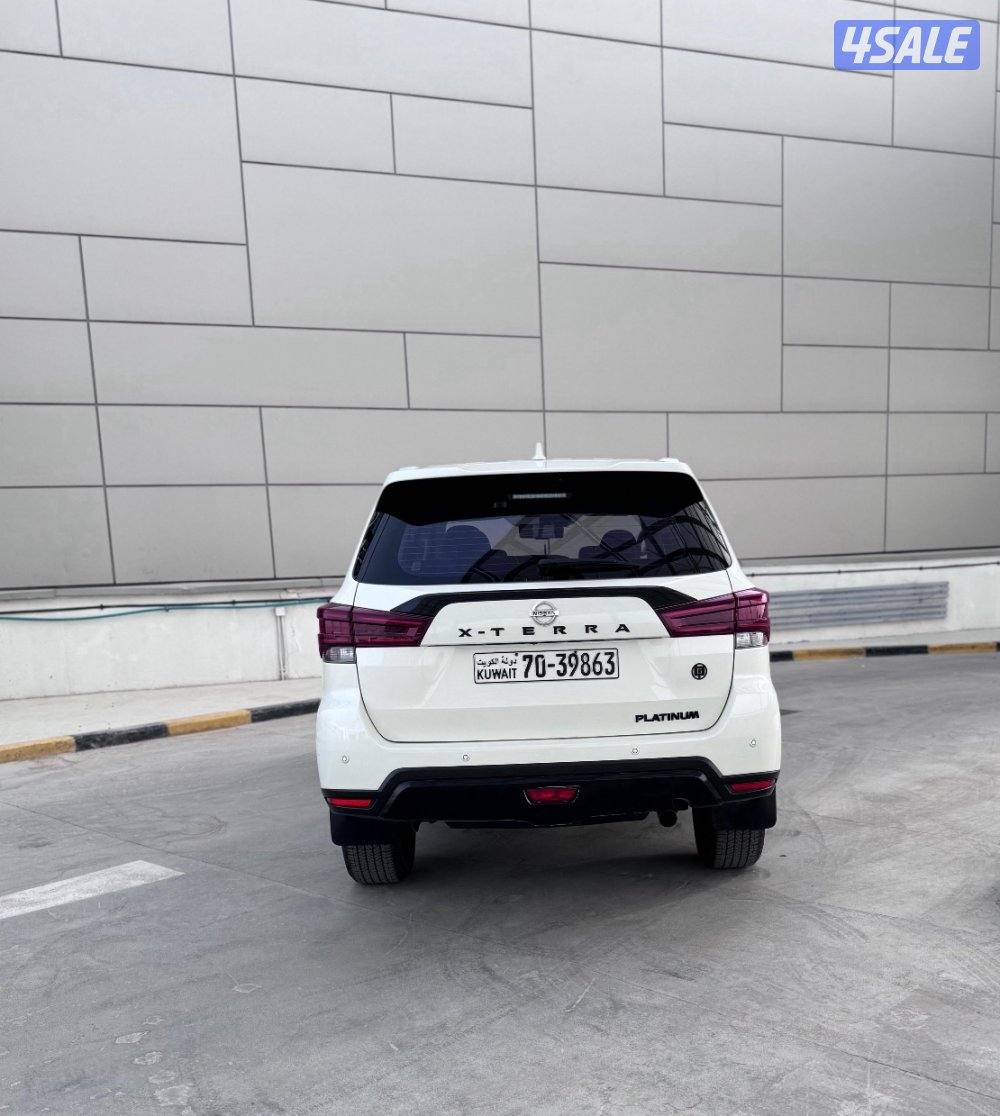 نيسان اكسترا بلاتينيوم موديل 23 البابطين تحت الكفالة عداد 27 الف5