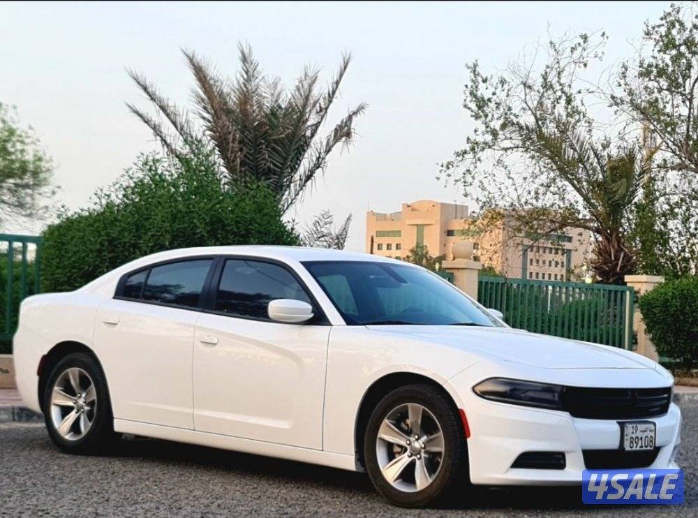 dodge charger sxt 20211