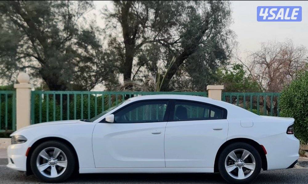 dodge charger sxt 20216