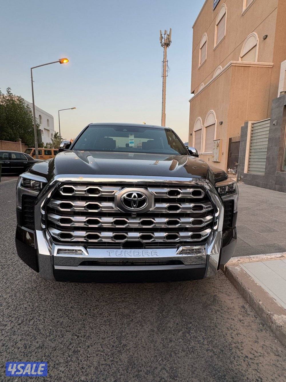 للبيع تندرا اصفار موديل ٢٠٢٥ وارد امريكا5