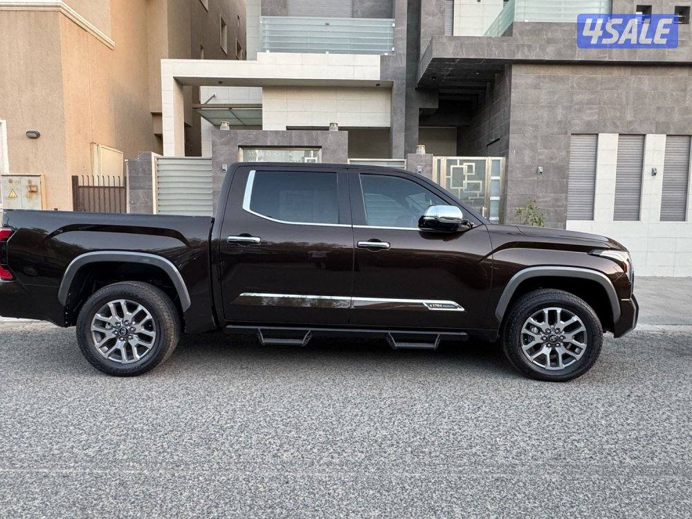 للبيع تندرا اصفار موديل ٢٠٢٥ وارد امريكا8