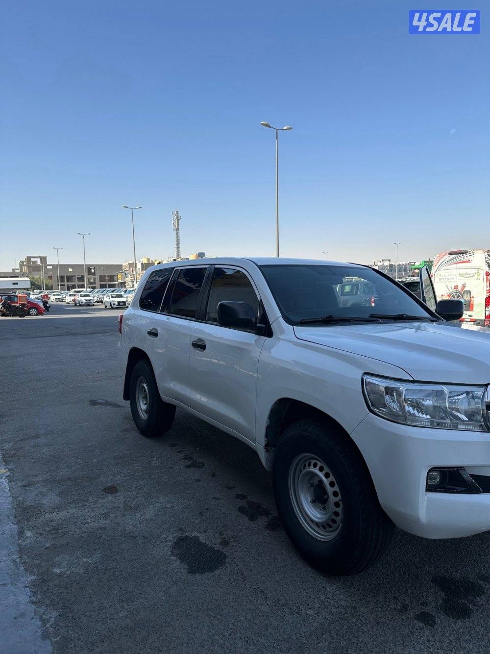 للبيع لاند ستاندر وارد عمان1