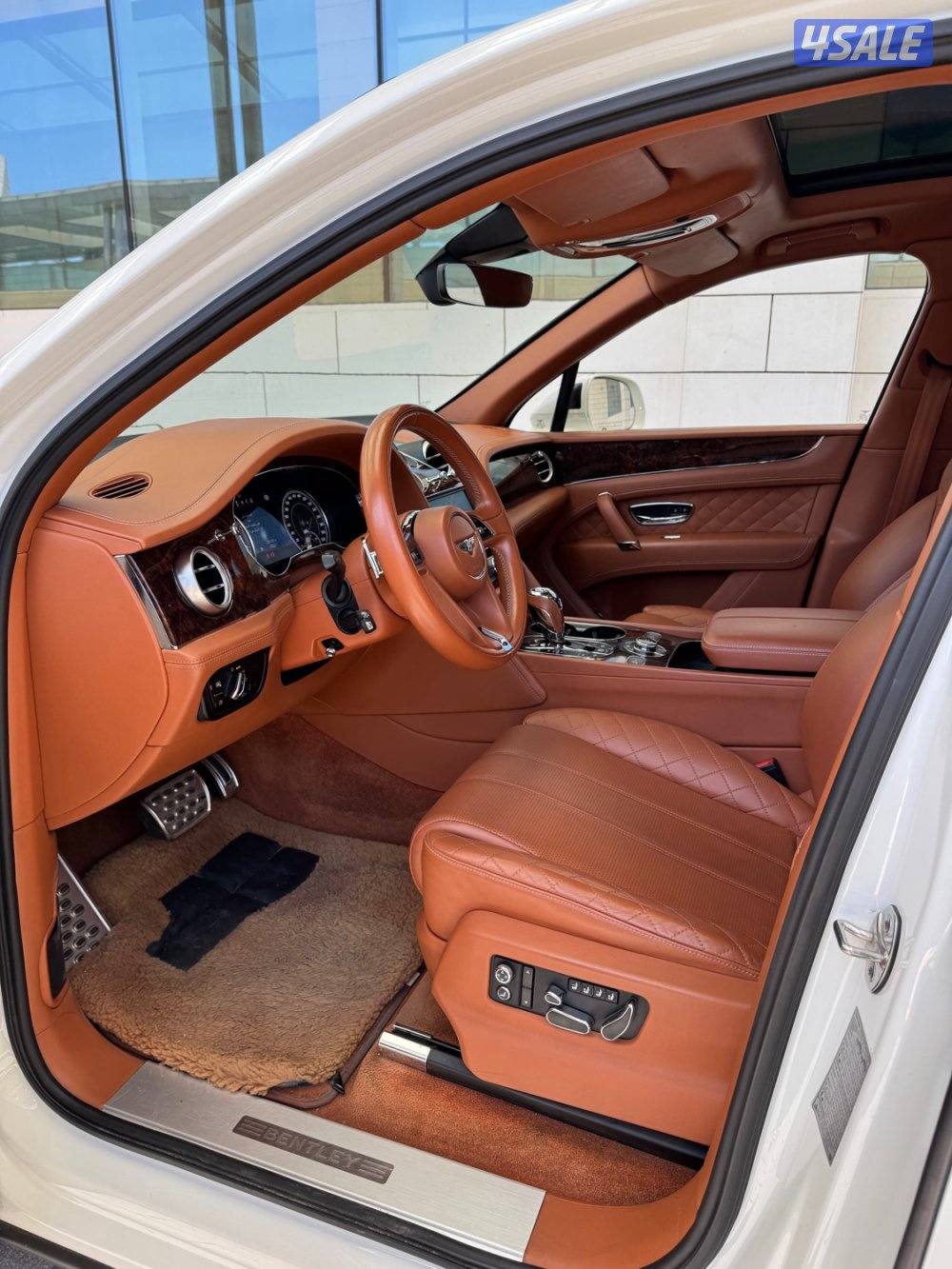 بنتلي بنتايجا 2017 بحاله ممتازه6