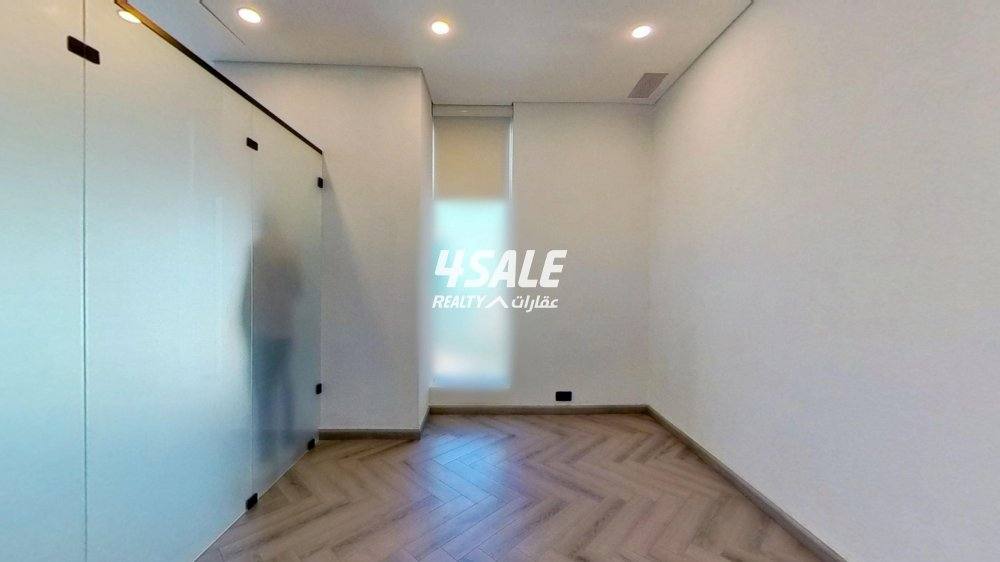 متوفر مكتب تجاري في برج كتير راقي بموقع متميز بشرق المساحه ٦٧ م2