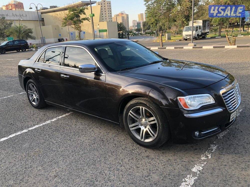 كرايزلر C300 هيمي 8 سلندر 2013 بحالة فوق الممتازة0