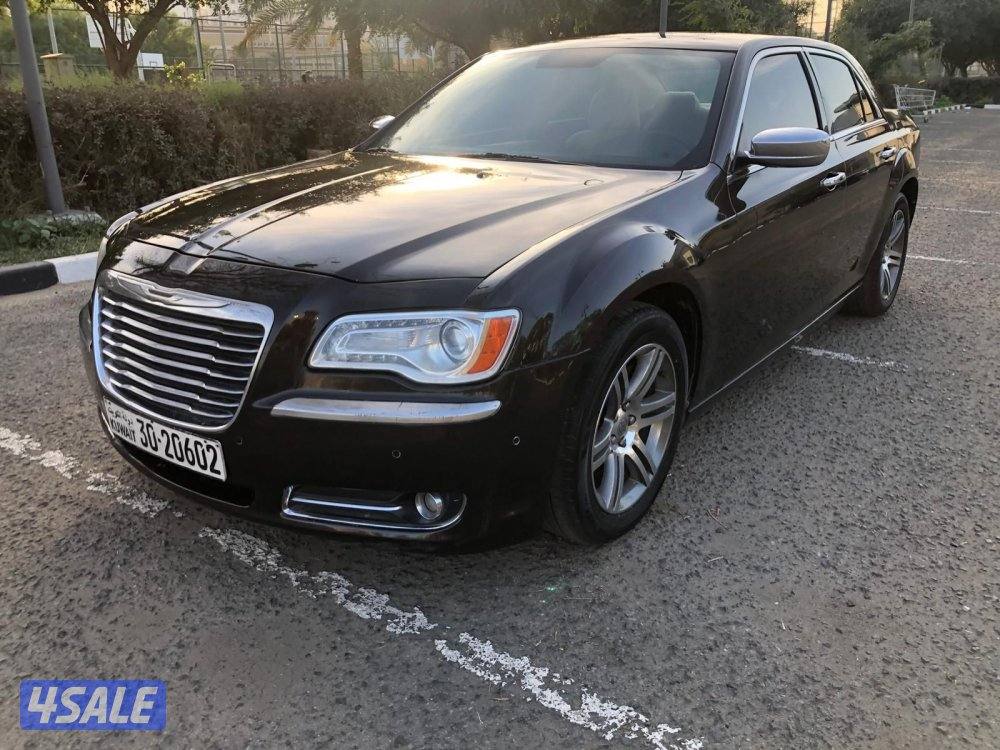 كرايزلر C300 هيمي 8 سلندر 2013 بحالة فوق الممتازة1
