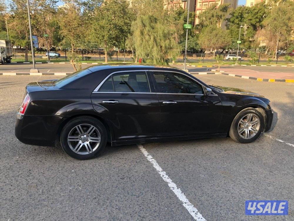 كرايزلر C300 هيمي 8 سلندر 2013 بحالة فوق الممتازة3