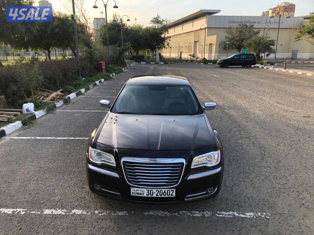 كرايزلر C300 هيمي 8 سلندر 2013 بحالة فوق الممتازة12