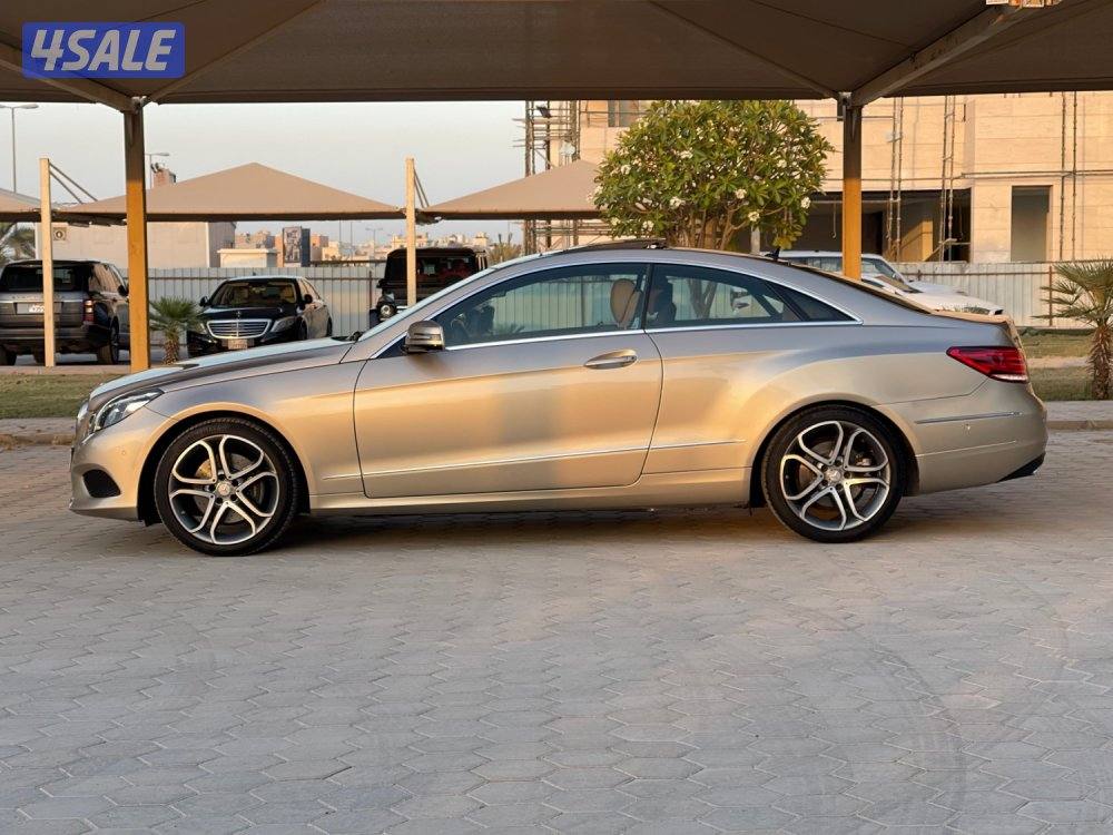 مرسيدس E200 عداد 90 موديل 20152