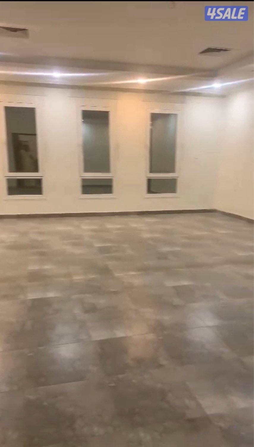 للبيع في صباح الاحمد قسيمة دورين وربع شارع وسكة ارتداد2