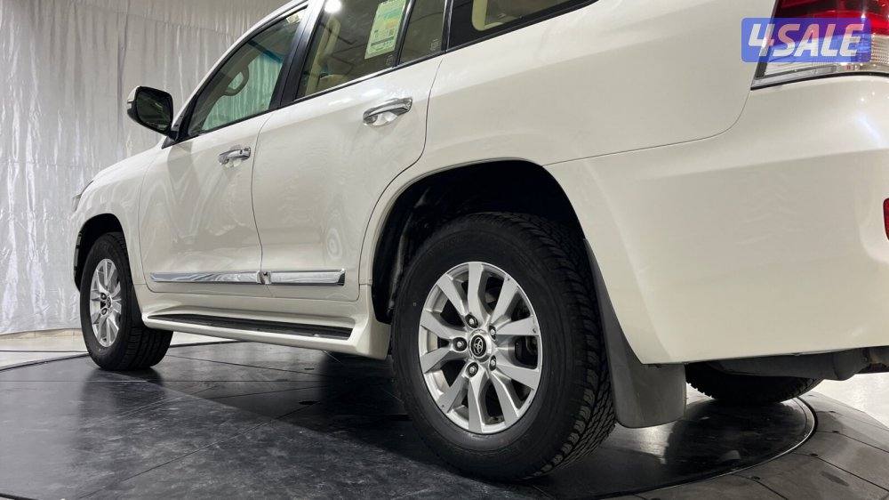 TOYOTA LAND CRUISER 19H8-GXRCNE11