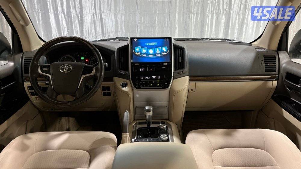 TOYOTA LAND CRUISER 19H8-GXRCNE14