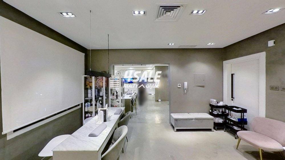 للايجار صالون سيدات في بنيد القار تشطيب راقى مساحة ٩٠ متر2