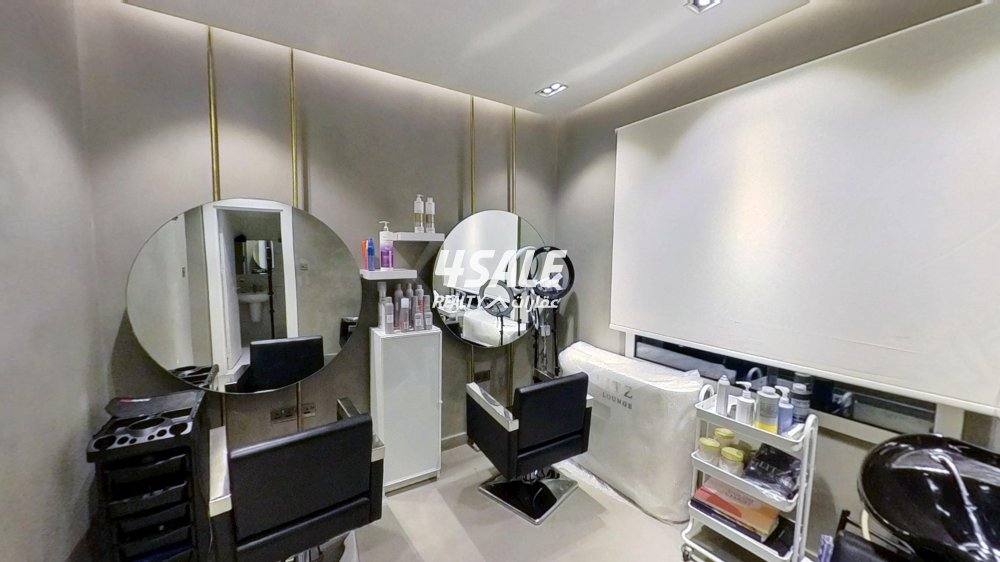 للايجار صالون سيدات في بنيد القار تشطيب راقى مساحة ٩٠ متر3