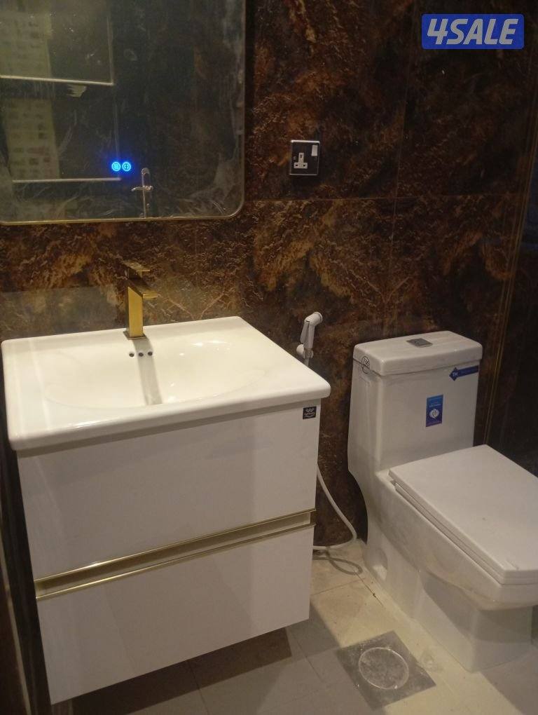 معلم و فني صحي اقل الاسعار تركيب وتمديد الحمامات وتركيب الاكسسوارات0