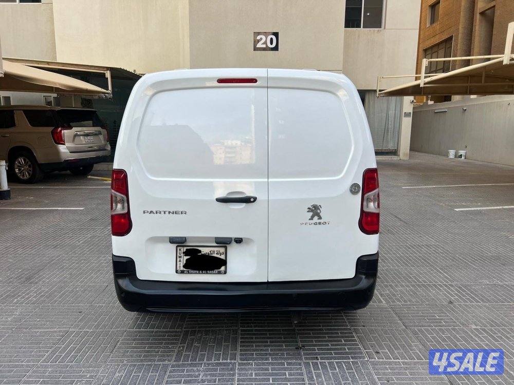 للبيع بيجو مغلق موديل ٢٠٢٢4