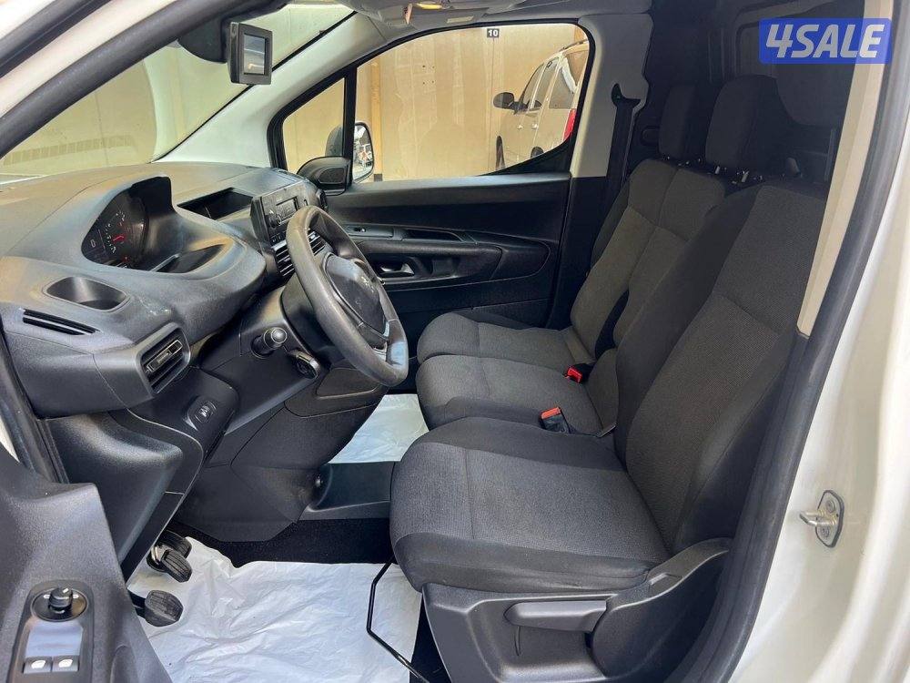 للبيع بيجو مغلق موديل ٢٠٢٢7