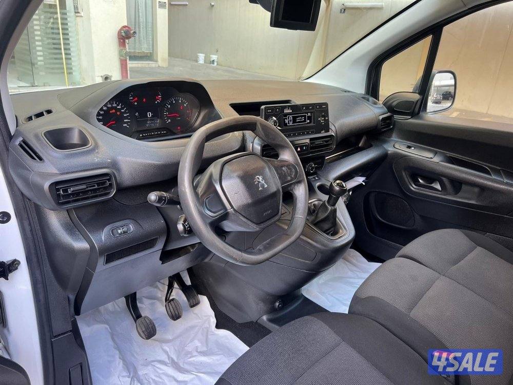 للبيع بيجو مغلق موديل ٢٠٢٢8