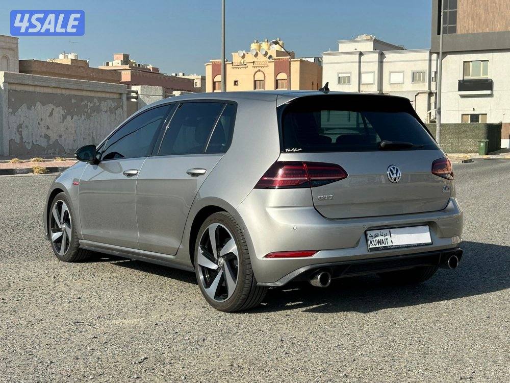 للبيع جولف GTI/20193